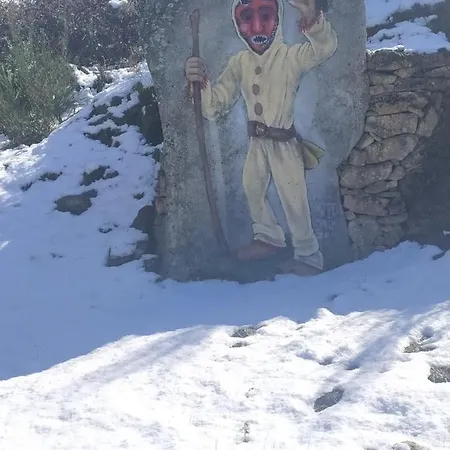 بيت ضيافة Vivenda Eiras Vale de Porco (Braganca)