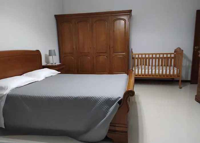 Vivenda Eiras 게스트하우스 3*